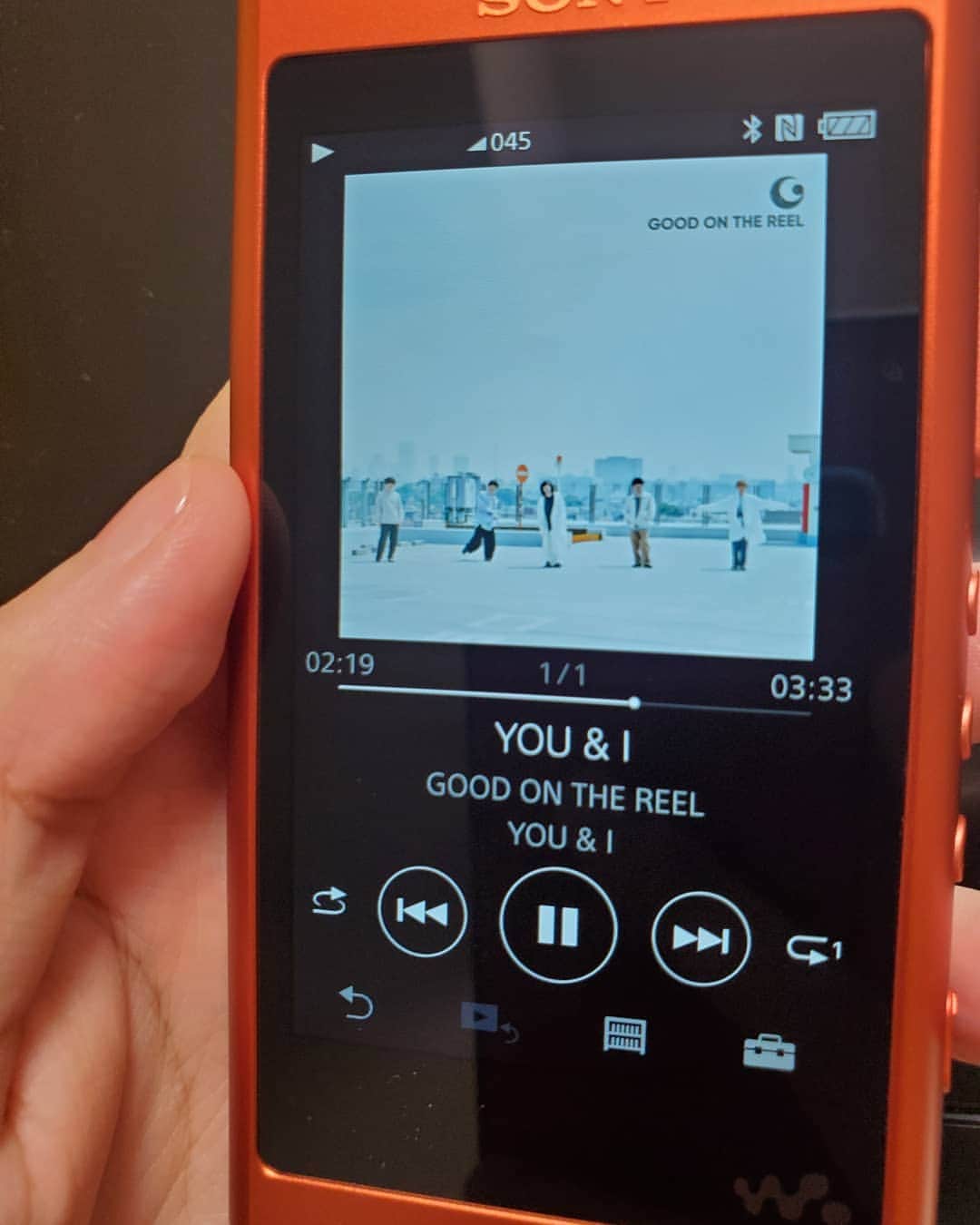 朱神宝のインスタグラム：「ダウンロードしたー！ コヒバニの為に書き下ろして下さったようで、 歌詞が深見から見たリサのような感じで とてもニマニマしました🎵 #コヒバニ #goodonthereel」