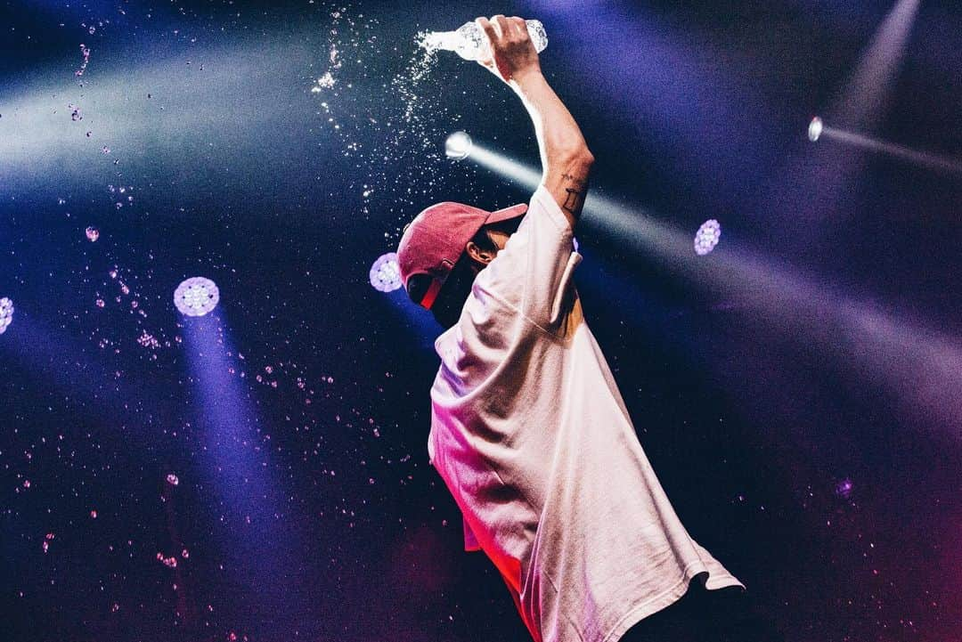 TABLO さんのインスタグラム写真 - (TABLO Instagram)「EPIK HIGH CONCERT 현재상영중 2019 WEEK 2 - More pics @ facebook.com/epikhigh 📸 by @kimokim - #후유증 #homesick #타블로 #미쓰라진 #투컷 #에픽하이 #EPIKHIGH #에픽하이콘서트 #현재상영중2019」8月14日 0時17分 - blobyblo