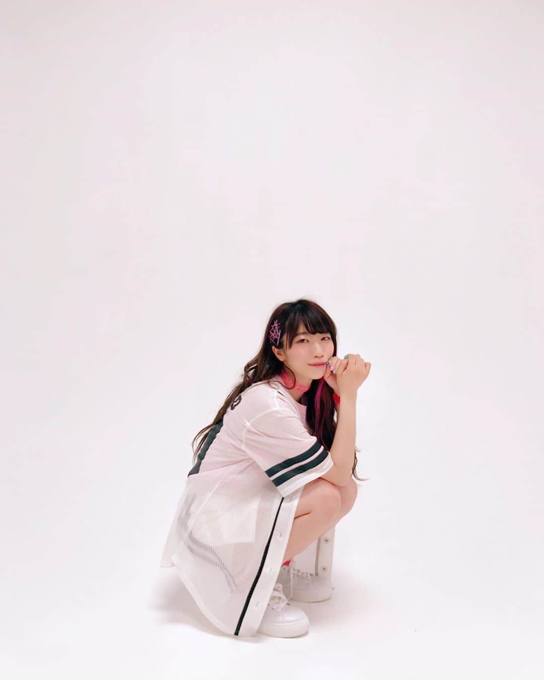 ぱいぱいでか美のインスタグラム：「今日のアポカリの衣装スポーツver.でした！ 一部の方だけにお届けしてたけどライブで着れたからようやく載せちゃう。 ꙳ #APOKALIPPPS #スポーツのBGMに使ってもいいよ #衣装 ꙳ というわけでやっと撮影のときの写真載せるー！ 可愛くてお気に入りだし今日ライブで着てわかったけど超動きやすい！笑 さすがスポーツ衣装〜 撮影のときは髪の毛も可愛くセットしてもらって 今日は自分で出来んからポニテにバッテンでピン留める簡単な感じででました。 ソロのイベントももちろんやりつつ 8月〜9月初旬はアポカリのライブ多めです。 グループで活動するのはやっぱまた違った面見せれてると思うから是非きてねー！ . APOKALIPPPS予定！ 8/20 渋谷WOMB にっちやん生誕 8/31 山野ホール よきフェス(にっちやん主催イベント❤︎) 9/6 新宿アンチノック ※べにゑりお休み 9/8 高円寺ハイ まりん卒業ライブ」
