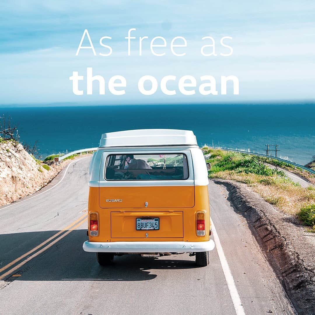 フォルクスワーゲンさんのインスタグラム写真 - (フォルクスワーゲンInstagram)「As free as the ocean. #coast #roadtrip #vwmicrobus #volkswagen #vw」8月14日 0時21分 - volkswagen