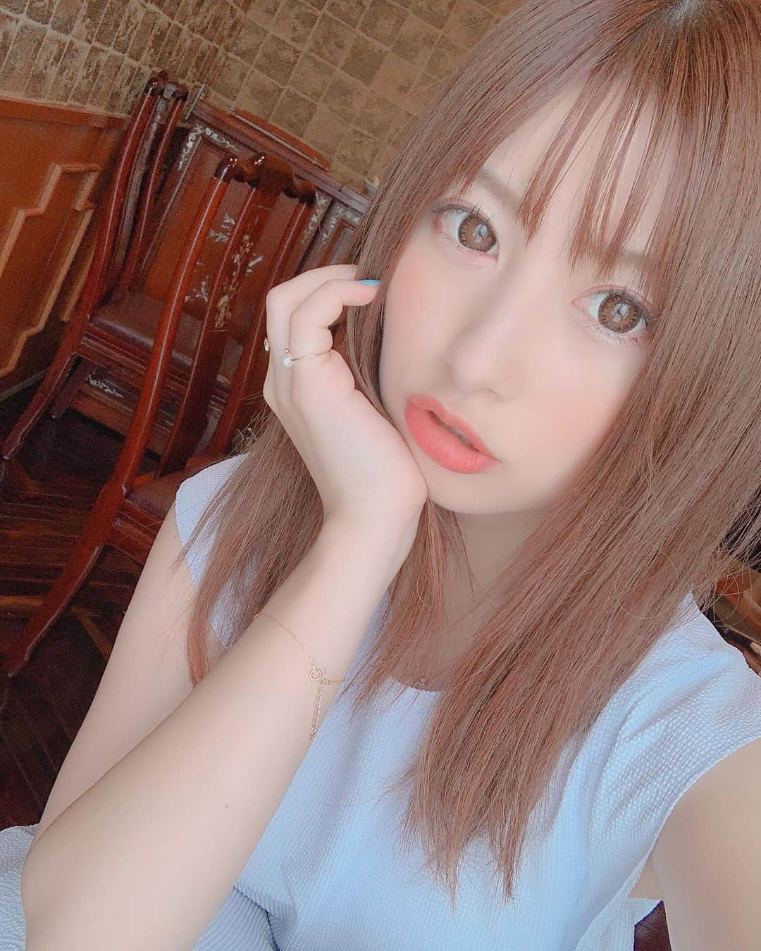 成瀬心美さんのインスタグラム写真 - (成瀬心美Instagram)「🛳 . . 横浜バースデーオフ会 ありがとうございました！ . 楽しかったねぇ☺️ . 今回は私のお誕生日記念と 言う事で どこかに出かけると言うよりは みんなとゆっくり話がしたい！ . との要望を聞いていただき . 中華街で3時間の宴会 ⬇️ 横浜をみんなで軽くお散歩 ⬇️ 豪華クルージングディナー . でございました！！ . . 中華街では ケーキではなく ももマンでお祝いするんだって。 . . このおっきな桃から 沢山のももマンが生まれてきて . 一人一人に食べさせながら撮った ツーショット。 楽しかった。笑 . . 参加したみんなはどうだった？ . . みんなと話す時間は 本当にかけがえのない時間で あっっと言う間すぎて いつもながら 全然足りないように思えます。 . . みんなが 何かをするよりも ここみんと話がしたいって 言ってくれるのと同じように . 私もただただみんなと 友達のようにいろんな話をして みんなのことを知れる時間が 1番大好きです。 . . 次は10月のお泊まりオフ会。 . . また詳しくお知らせするね！ . この日は目が腫れて ものもらいみたいだった😭 . . もうだいぶ治ってきたよ！ . . みんなが褒めてくれたセットアップは . @jillstuart.jp のでしたん！！！ . . コーデタグ付けしてます！ . #event #cruising #dinner #china #yammy #sea #yokohama #横浜 #オフ会 #クルージング #中華街 #中華 #jillstuart #birthday #ca4la #bananarepublic #instapic #instafashion #instagood #followｍe」8月13日 22時53分 - coco3ndazo