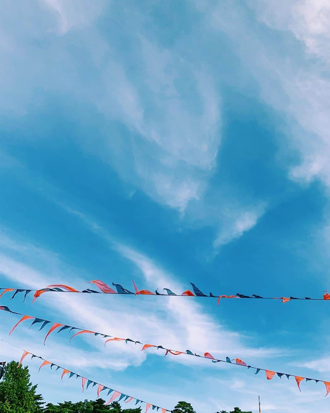 吉田夏海さんのインスタグラム写真 - (吉田夏海Instagram)「毎年恒例ROCK IN JAPAN🤘❣️ . フェスに行くと夏がキターーーって感じ🤩 . 今年はスピッツも見れて良かった🌈🌈🌈 . #rockinjapan2019  #festival  #festivalfashion  #ottd #fescode」8月13日 22時55分 - natsumiiiiiiiiiii