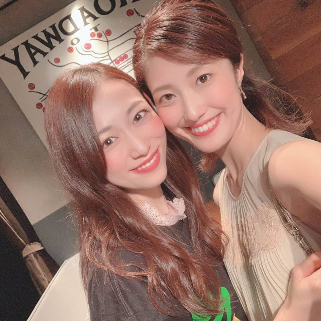 妃白ゆあさんのインスタグラム写真 - (妃白ゆあInstagram)「ＬＲＭ✨沢山来て下さったお客様(*´꒳`*)❤️❤️ . . いつも温かく応援してくれる同期のともこちゃん💓 #夢莉みこ ちゃん お顔見ると安心感しかない大好きなころしゃん #音花ゆり さん いつお会いしてもママとは思えない程美しいりなさん💓 #彩星りおん さん スーパーダンサー #NANOI ちゃん with 紗穂ちゃん エリザベート出演中の歌姫しーちゃん ♪ #彩花まり ちゃん 同じくエリザベート出演中の王子 元ちゃん♪ #山田元 さん with🎻の陽子ちゃん 初舞台で本当にお世話になった元イケメンで今は美女の大さん✨ #鳳翔大 さん 飛んで抱きしめたくなる大好きなぺ さま💓 #海隼人 さん 優れた頭脳をお持ちのなおきさん✨ #直樹じゅん さん . 他にもお写真撮りそびれてしまったけれど沢山😭💓 . 思い出写真☺️❤️❤️ . #リビングルームミュージカル  #LRM #思い出 #photo」8月13日 23時02分 - yua_hishiro