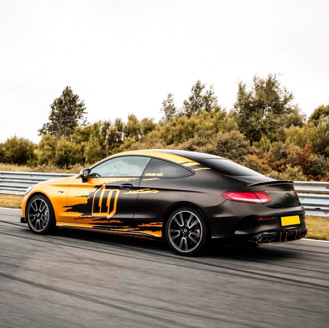 CarsWithoutLimitsさんのインスタグラム写真 - (CarsWithoutLimitsInstagram)「Crazy wrap on @wkcars C43 AMG. What are you thoughts on this car? COMMENT BELOW 🐯 Owner @wkcars  #carswithoutlimits #mercedes #benz #mercedesbenz #c43 #amg」8月13日 23時03分 - carswithoutlimits