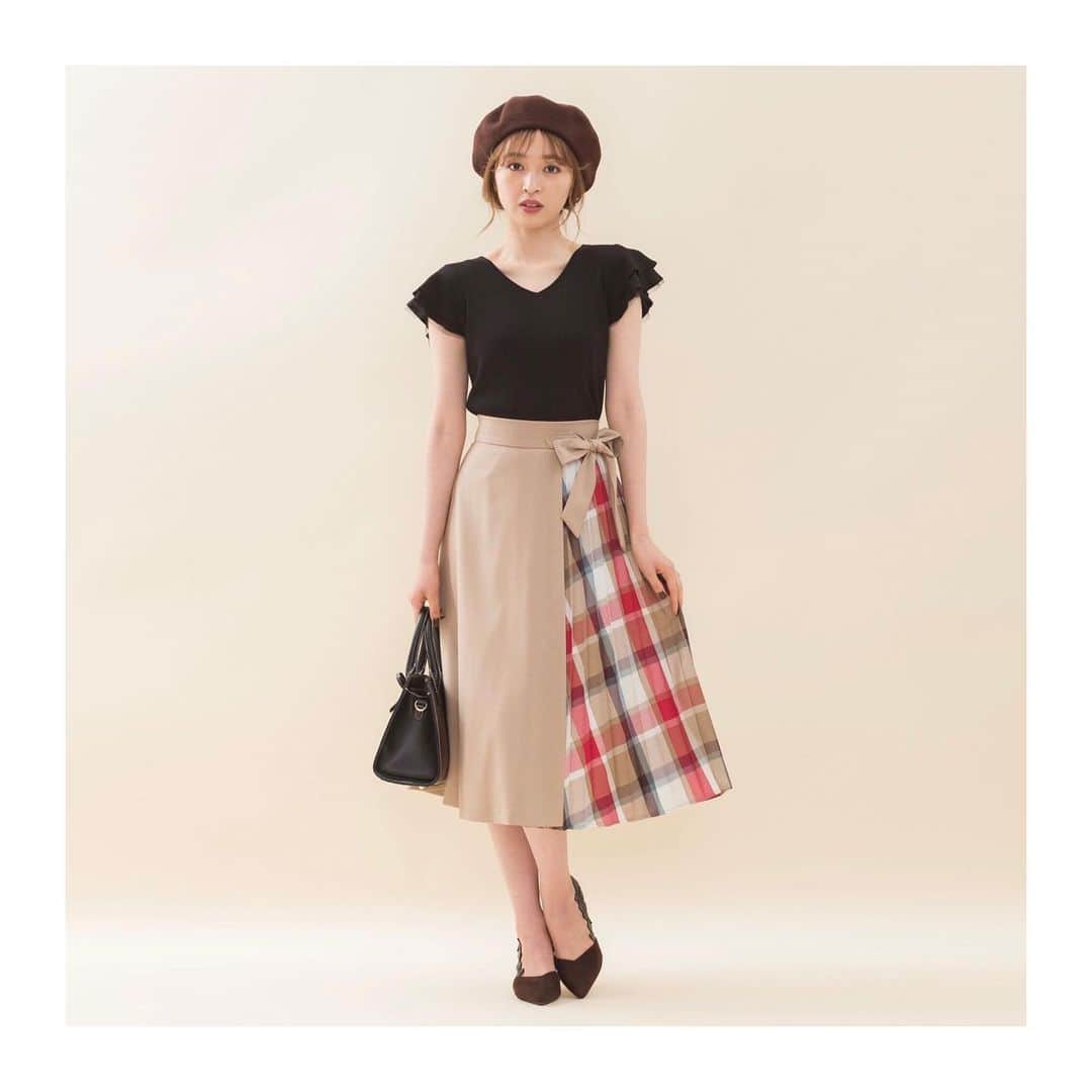 のインスタグラム：「・ ・ AUGUST LOOK ・ ・ ✴︎skirt ¥14,000+tax ✴︎bag ¥9,800+tax ✴︎shoes ¥12,000+tax ・ ・ ・ #WILLSELECTION #ウィルセレクション  #上西星来 @seira_jonishi_tpd」