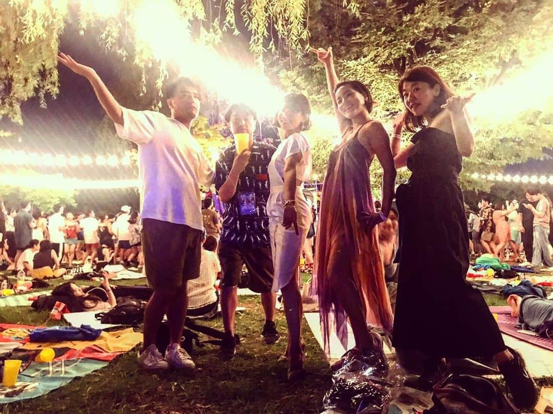 桃生亜希子さんのインスタグラム写真 - (桃生亜希子Instagram)「一十三十一ちゃんが出演した韓国の音楽フェス"Seoul Sold Out”というイベント。  みんな無邪気でエネルギーいっぱい⭕️ Happyオーラに包まれていたな。 #ありがとう #カムサムニダ #seoulsoldout」8月13日 23時08分 - pinokosugar