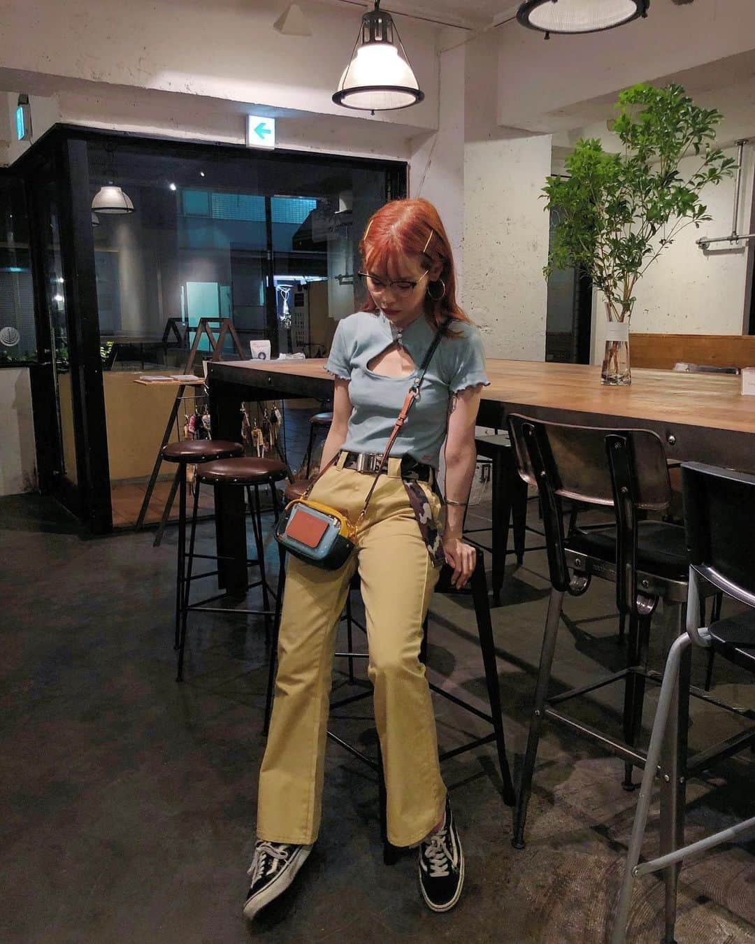 瀬戸あゆみさんのインスタグラム写真 - (瀬戸あゆみInstagram)「いつかのお気に入り🧡💎 Tops_ #henza  Pants_ #xgirl  Bag_ #toryburch  Shoes_ #vans  Belt_ #gvgv Glasses_ #zoff  #ayumi_outfit」8月13日 23時09分 - setoayumi