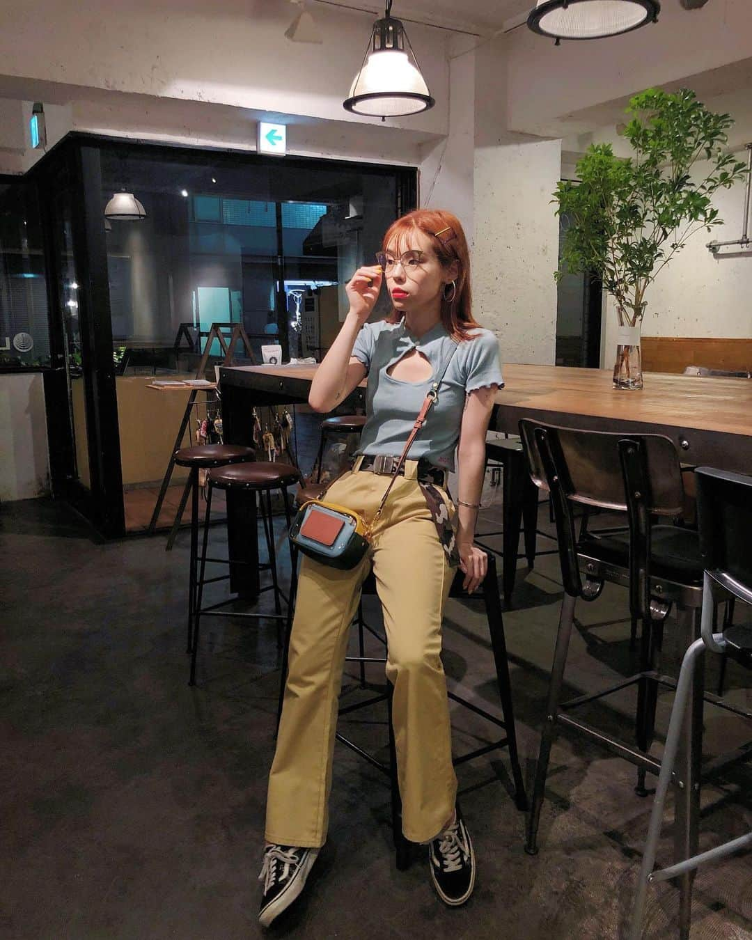 瀬戸あゆみさんのインスタグラム写真 - (瀬戸あゆみInstagram)「いつかのお気に入り🧡💎 Tops_ #henza  Pants_ #xgirl  Bag_ #toryburch  Shoes_ #vans  Belt_ #gvgv Glasses_ #zoff  #ayumi_outfit」8月13日 23時09分 - setoayumi