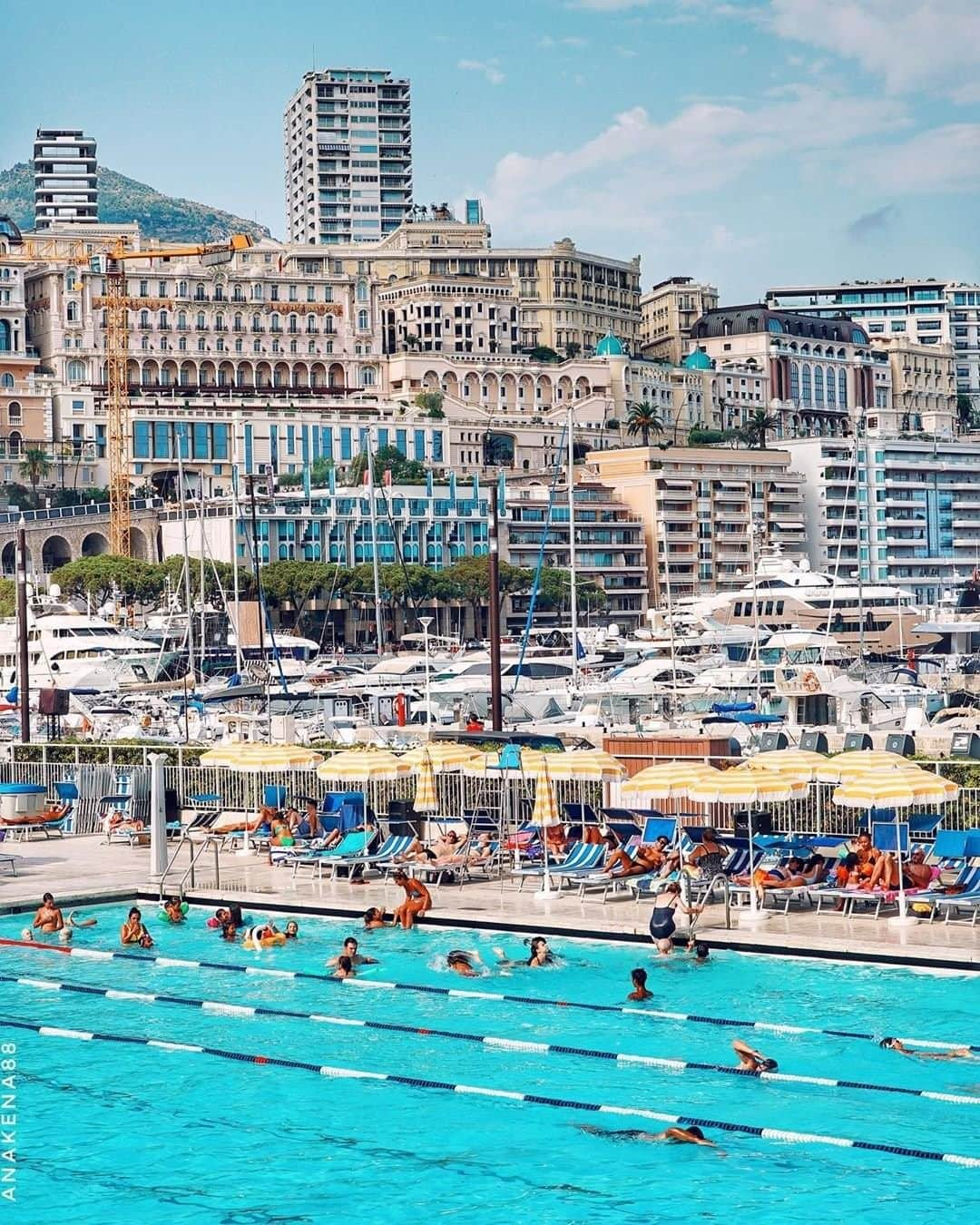 Travel + Leisureさんのインスタグラム写真 - (Travel + LeisureInstagram)「Live out your James Bond fantasies with a trip to the glamorous world of Monaco! Get our guide to this gilded Riviera principality at the link in bio. #tlpicks courtesy of @anakena88」8月13日 23時10分 - travelandleisure