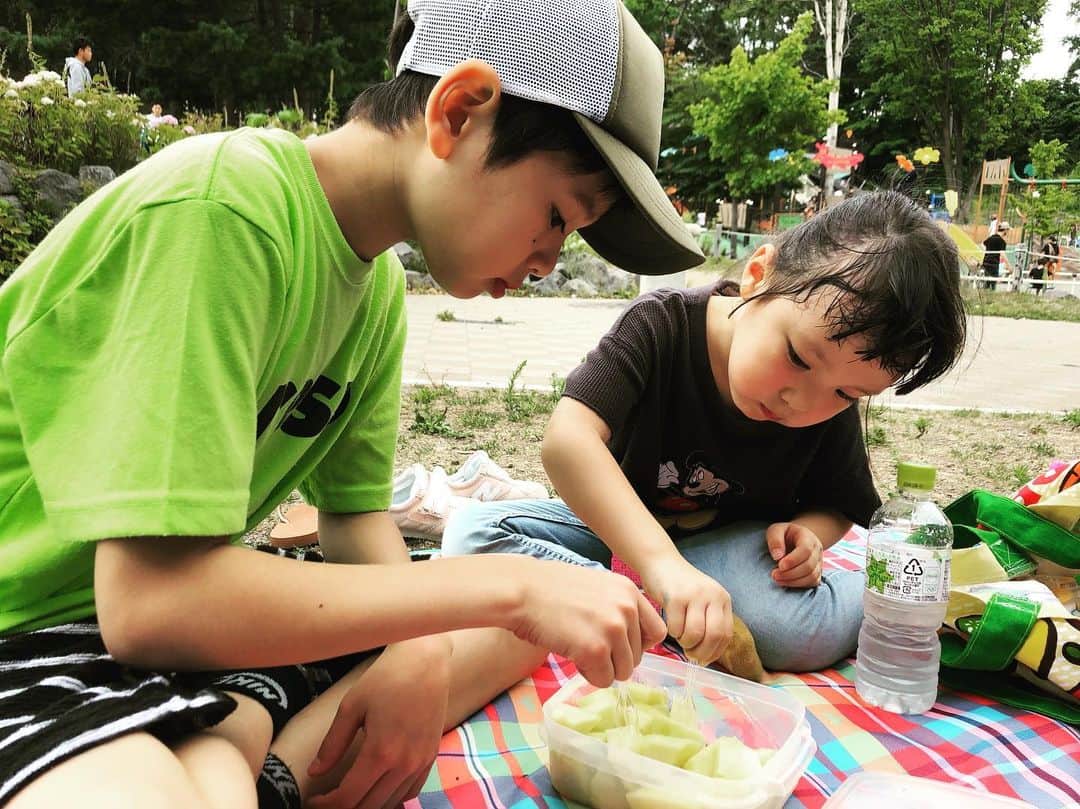 木庭弥生のインスタグラム：「夏終わっちゃいました？札幌🙄 . . #日々 #夏休み #まつりとおりん #涼しい通り越してちょっと寒い」