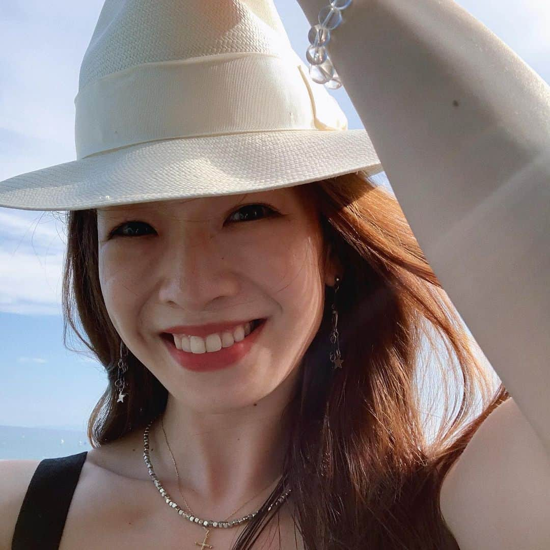 石井亜美さんのインスタグラム写真 - (石井亜美Instagram)「🍊 . ここ最近のヘビロテリップ🤭 . ▷CHANELルージュアリュールリクィッドパウダー  962 エレクトリックブロッサム . パウダーがふわっと唇に乗っていくのが新しい、 ふんわりマットなリップになるパウダーリップ。 パキッとした常夏オレンジ🧡 . . #chanel #chanellip #rougeallureliquidpowder #cosmetics」8月13日 23時16分 - ami_ishii_