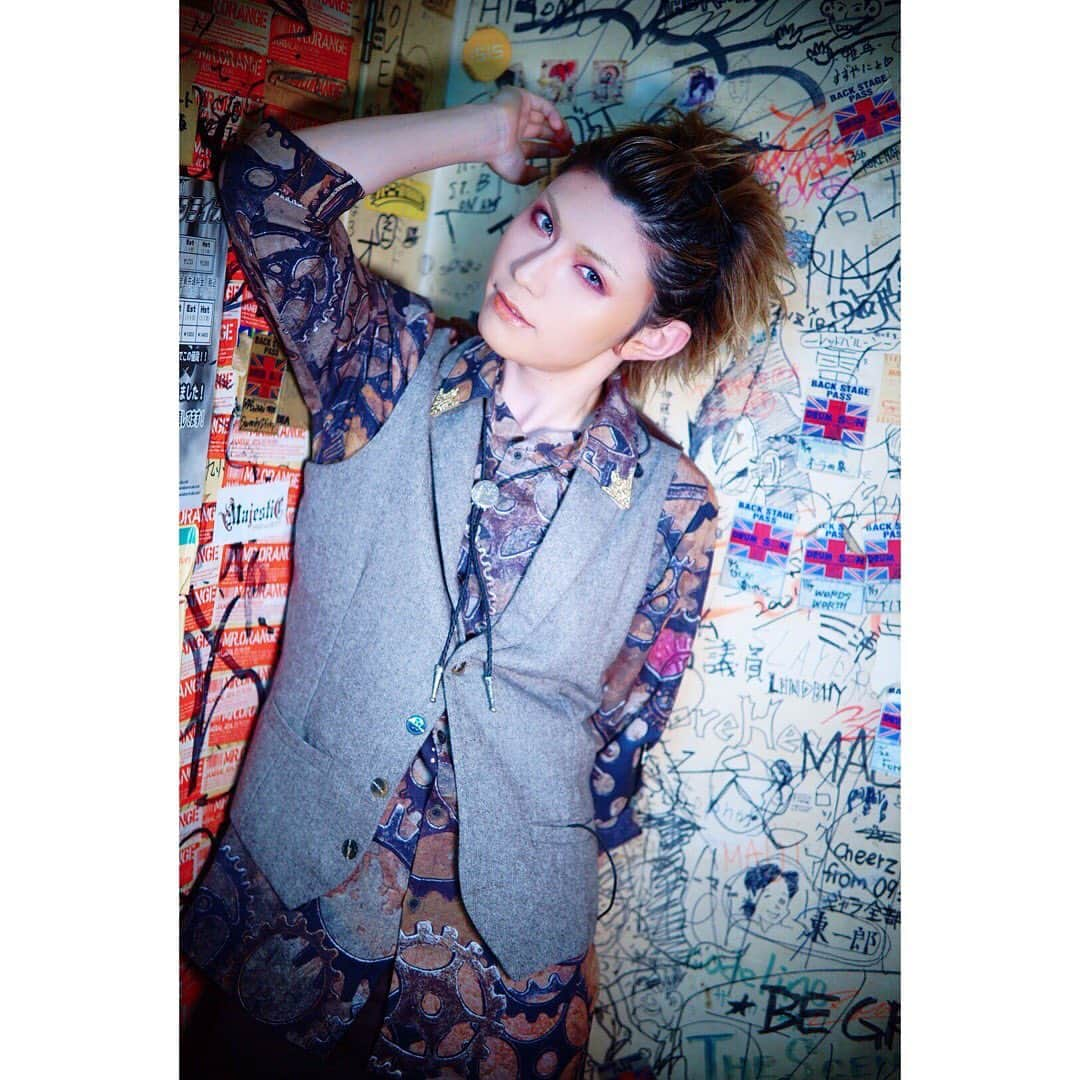 結さんのインスタグラム写真 - (結Instagram)「2019.08.13 「みんなのおと」福岡DAY1  #ユナイト  #vocal  #結  #visualkei  #band  #20190813 #夏のワンマンツアー #福岡初日 #福岡drumson #みんなのおと福岡 #衣装 #etbb  #髪型 #人生初の #オールバック #結は私の王子様  #ありがとう」8月13日 23時20分 - sing.yui.0318