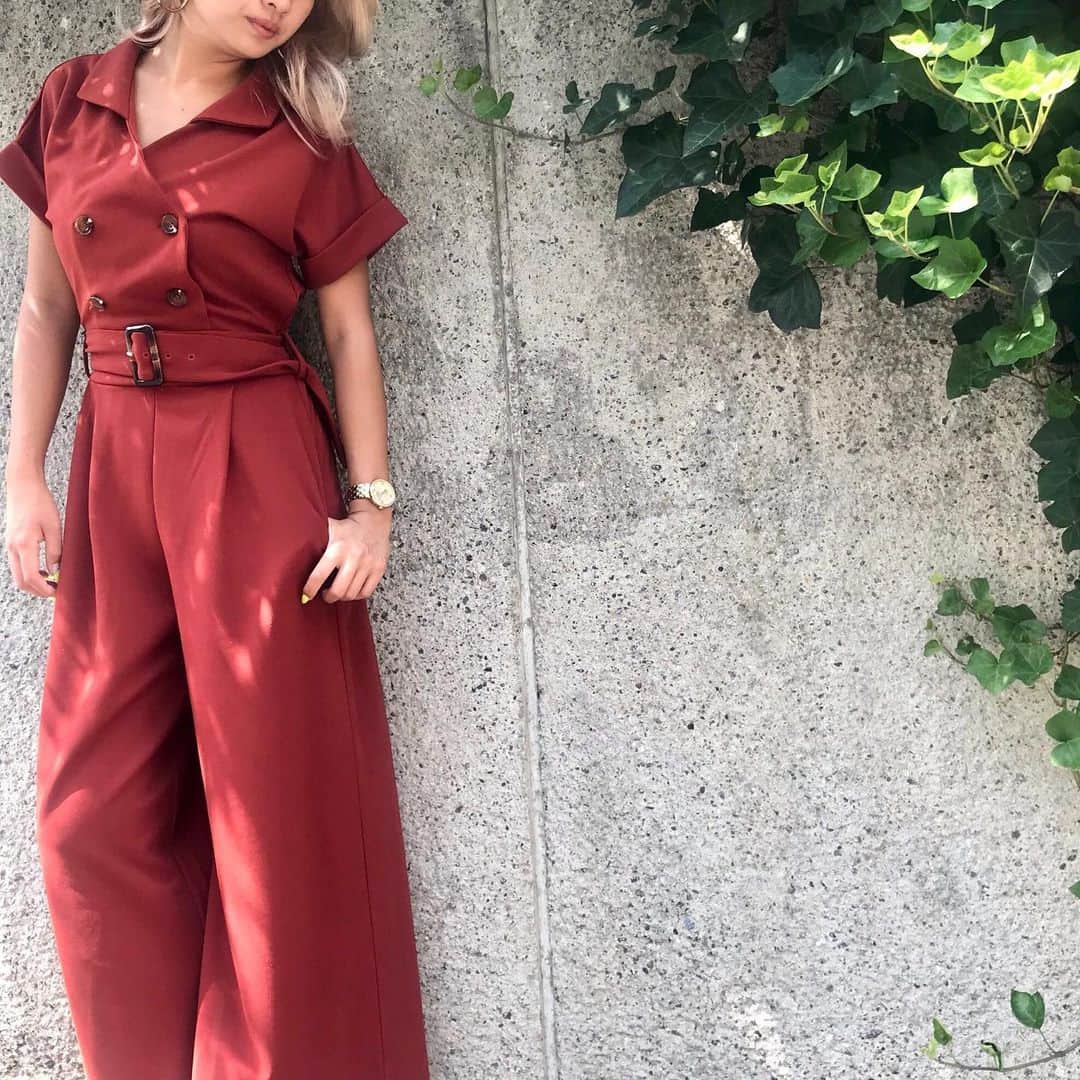 のインスタグラム：「ㅤㅤㅤㅤㅤ NEW ARRIVAL ㅤㅤㅤ  all-in-one 【311440081900】 ※店頭発売中 ㅤㅤㅤㅤㅤ  ㅤㅤㅤㅤㅤ  ㅤㅤㅤㅤㅤ ㅤㅤㅤㅤㅤ ◾️只今予約商品先行受注で Ailandポイントが2倍に！ TOP URLをCHECK☑︎ ㅤㅤㅤㅤㅤ ㅤㅤㅤㅤㅤ #CECILMcBEE#styling  #2019#aw2019 #autumn  #ootd #autumnstyle  #fashion#outfitoftheday#trend#style #autumncoordinate  #セシルマクビー #肌見せ #秋 #秋コーデ#コーデ  #オールインワン #ワンピース #オールインワンコーデ」