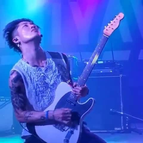 のインスタグラム：「Thanks for sharing your scenery. See you on the Other Side. #NoSleepTillTokyo #Repost @miyavi.fanpage 【 𝙇𝙄𝙑𝙀 𝙑𝙄𝘿𝙀𝙊 】📹 : @sara_priest46 ・・・ Where's a way out, way out To the other side Diving deep into the night way out, way out Leave it all behind 🎶🎤 Miyavi at Vibes in San Antonio First Time Ever  #miyavi #nosleeptilltokyo #vibeseventcenter #rockbox #SanAntonio #guitar #jrock #japan #VIP #Meet&Greet #worldtour @miyavi_ishihara @vibeseventcenter @twinprotx 🎸🎸🎸」