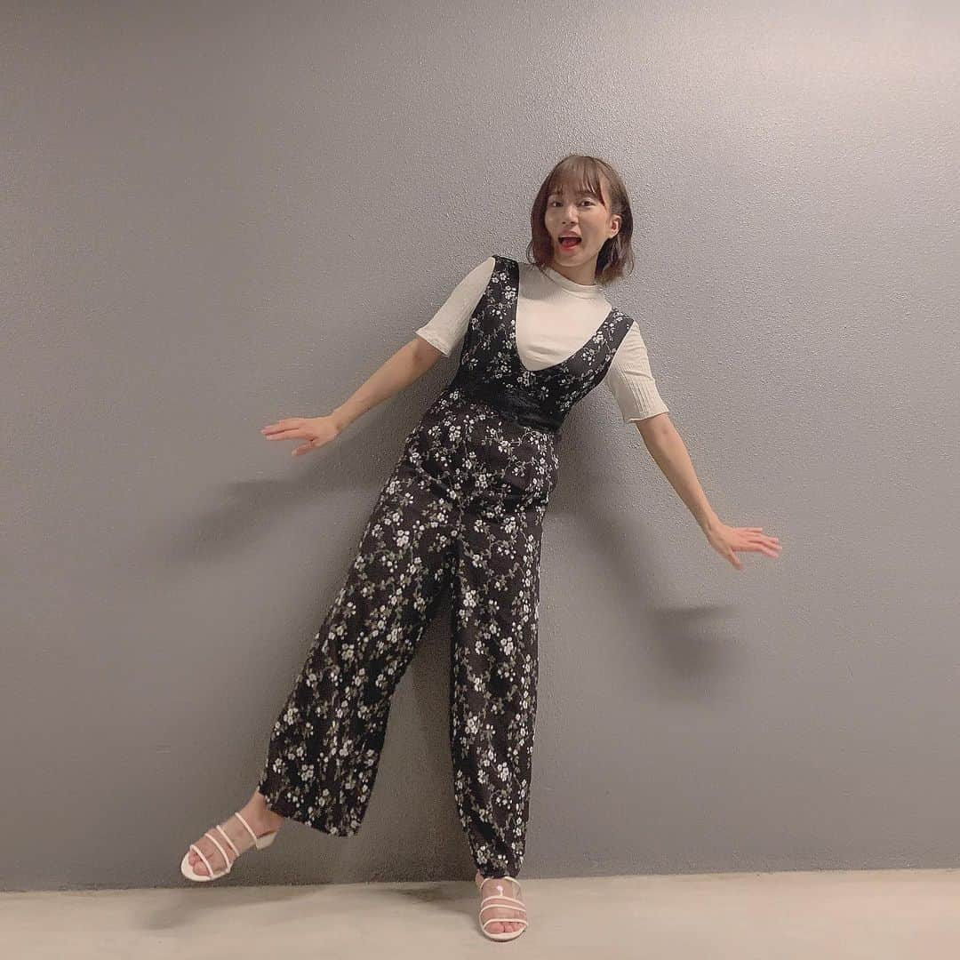 斉藤真木子さんのインスタグラム写真 - (斉藤真木子Instagram)「#20190813 実は2年前くらいにも同じ組み合わせで着てる☺︎内緒ね☺︎物持ちが良いってこと☺︎ . #makicocodeal #makicode #cocodeal」8月13日 23時59分 - saitomakiko628