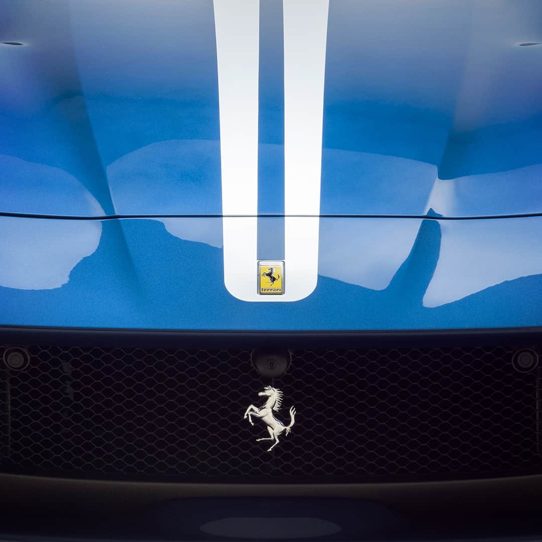 フェラーリさんのインスタグラム写真 - (フェラーリInstagram)「#Ferrari: upholding tradition in innovation, design and dream-worthy cars. #Details #ItalianDesign #Ferrari812Superfast #TailorMade」8月14日 0時00分 - ferrari