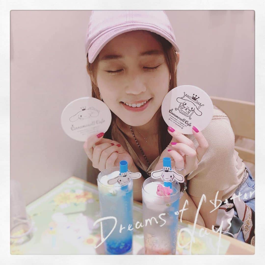 段文凝のインスタグラム：「お盆休み中、喫茶店でリラックスしてマース☕️暑いからちゃんと水分補給してネ( ◠‿◠ )  #熱中症予防 #水分補給」