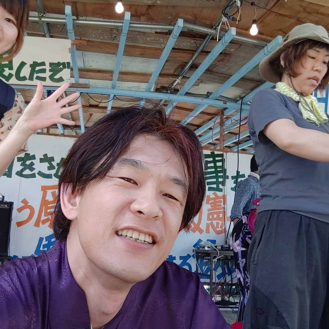 立川こしらさんのインスタグラム写真 - (立川こしらInstagram)「これから三角公園だ！ 相変わらず、メッセージ力満点の屏風（替わり）が！」8月13日 15時22分 - kosira.t