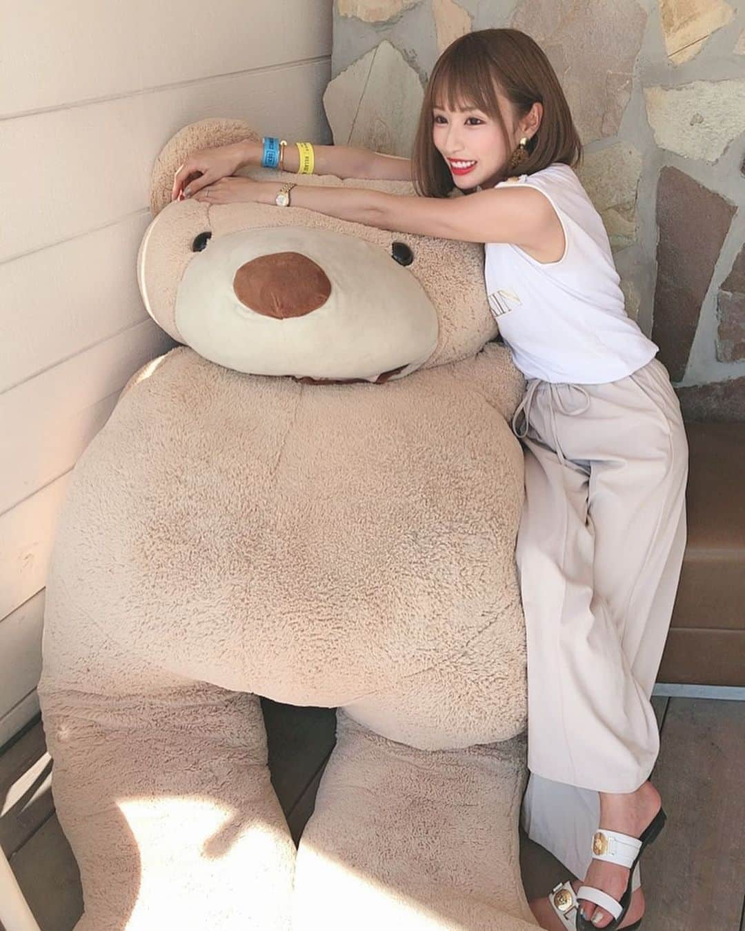 一ノ瀬恋さんのインスタグラム写真 - (一ノ瀬恋Instagram)「くまごろう🐻 . #豊洲#bbq#ワイルドマジック#インスタ映え#くま#人形#ショートボブ#ぱっつん#ぱっつん女子#若作り」8月13日 15時16分 - mayu19900323