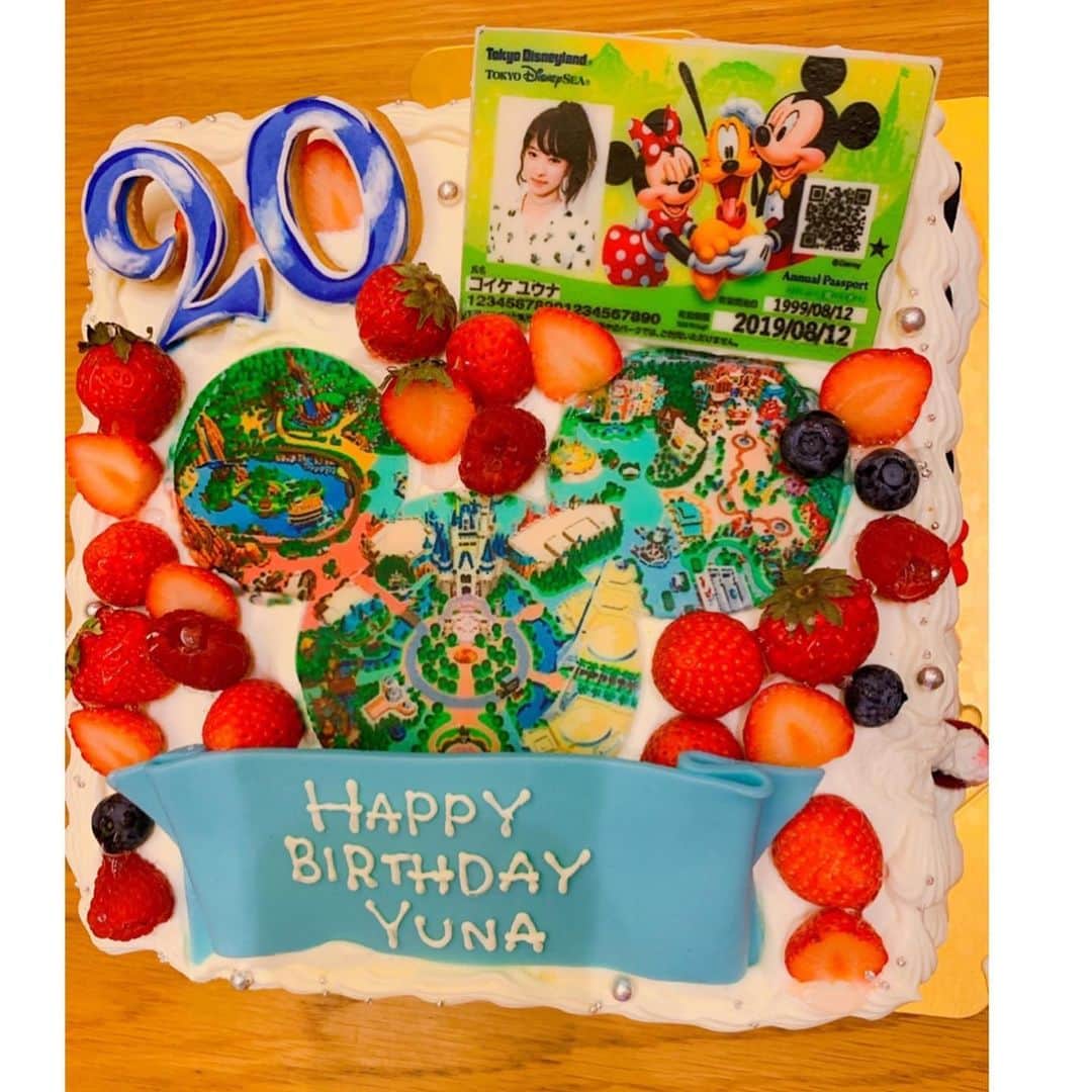 小池杏奈さんのインスタグラム写真 - (小池杏奈Instagram)「優奈ちゃんの生誕ケーキ素敵すぎた。  マップも年パスもかわいすぎ。  #disney #disneyland #disneycake #birthday」8月13日 15時18分 - annas_anna