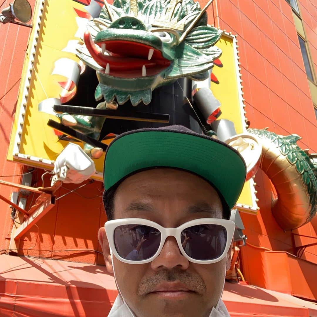 宮川大輔さんのインスタグラム写真 - (宮川大輔Instagram)「#大阪 #口髭伸ばし中 #暑い〜。 #たこ焼き食べよーっと。」8月13日 16時16分 - miyagawadai