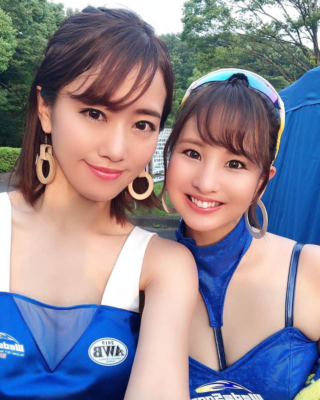 のインスタグラム：「こんにちは . 先日FC町田ゼルビアの応援にチームのみんなで行ってきました⚽️ . 私の所属するチーム【 LEXUS TEAM Wedssport BANDOH 】のBandohが町田にあるということで応援に📣 . ゼルビアくん、私が現役の時にサーキットに応援に来てくれてたんです😇 やっと行けて嬉しかったです！ サポーターの皆さん、温かく迎えてくださりありがとうございました！ . 試合も面白かったなぁ💃⚽️ . サッカーもモータースポーツもライブが最高！ みんなで現地で応援するのが楽しい🥰❤️ . FC町田ゼルビア、これからも応援してます🙆‍♀️🙆‍♀️ . . 8/25は北海道に行きます！ ご予約はローソンチケットから🎟 スワイプして最後の写真を見てね👏 . . #FC町田ゼルビア #町田 #サッカー #モータースポーツ #supergt #summer #motorsport #レースクイーン #一枚目写真の反転直し忘れた涙」