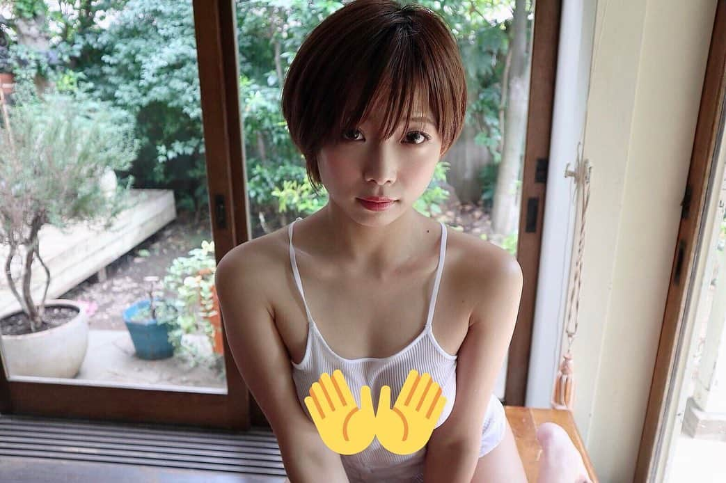 紗倉まなさんのインスタグラム写真 - (紗倉まなInstagram)「今日はアサヒ芸能さんのグラビア撮影でした📸ショートに戻してからのグラビアは初かも...🤔しかも今回、大好きな山口勝己さん(巨匠カメラマンさん)に撮っていただきましたよー！出来上がりが楽しみ♡また発売日がわかりましたら告知しますね✨🙋‍♀️ #アサヒ芸能 #グラビア」8月13日 16時26分 - sakuramanateee