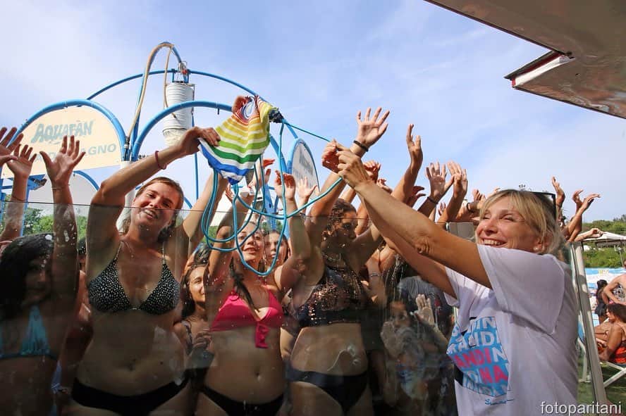 ブランディーナさんのインスタグラム写真 - (ブランディーナInstagram)「Una giornata fantastica all'Aquafan di Riccione con il Brandina Day del 7 Agosto! . . . @aquafanriccione @cittadiriccione #brandinaday #brandina #brandinatheoriginal #aquafan #brandinabag #riccione #riccionebeach #aquafanriccione #summer2019 #summer」8月13日 16時31分 - brandinatheoriginal