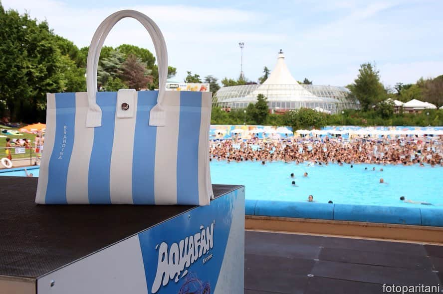 ブランディーナさんのインスタグラム写真 - (ブランディーナInstagram)「Una giornata fantastica all'Aquafan di Riccione con il Brandina Day del 7 Agosto! . . . @aquafanriccione @cittadiriccione #brandinaday #brandina #brandinatheoriginal #aquafan #brandinabag #riccione #riccionebeach #aquafanriccione #summer2019 #summer」8月13日 16時31分 - brandinatheoriginal