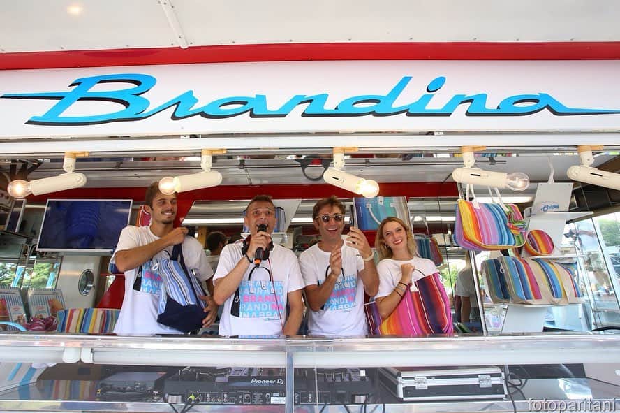 ブランディーナさんのインスタグラム写真 - (ブランディーナInstagram)「Una giornata fantastica all'Aquafan di Riccione con il Brandina Day del 7 Agosto! . . . @aquafanriccione @cittadiriccione #brandinaday #brandina #brandinatheoriginal #aquafan #brandinabag #riccione #riccionebeach #aquafanriccione #summer2019 #summer」8月13日 16時31分 - brandinatheoriginal