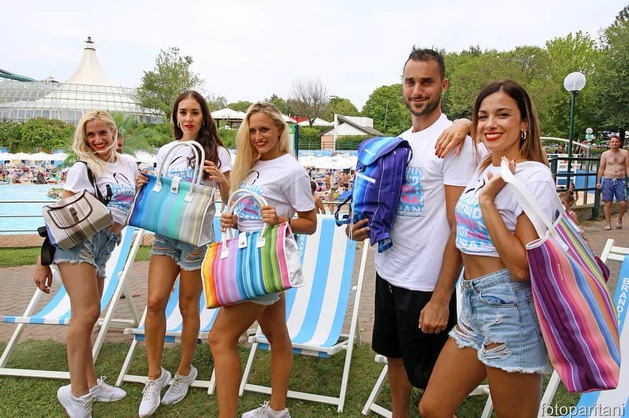 ブランディーナさんのインスタグラム写真 - (ブランディーナInstagram)「Una giornata fantastica all'Aquafan di Riccione con il Brandina Day del 7 Agosto! . . . @aquafanriccione @cittadiriccione #brandinaday #brandina #brandinatheoriginal #aquafan #brandinabag #riccione #riccionebeach #aquafanriccione #summer2019 #summer」8月13日 16時31分 - brandinatheoriginal