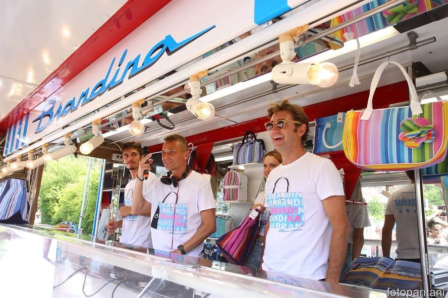 ブランディーナさんのインスタグラム写真 - (ブランディーナInstagram)「Una giornata fantastica all'Aquafan di Riccione con il Brandina Day del 7 Agosto! . . . @aquafanriccione @cittadiriccione #brandinaday #brandina #brandinatheoriginal #aquafan #brandinabag #riccione #riccionebeach #aquafanriccione #summer2019 #summer」8月13日 16時31分 - brandinatheoriginal