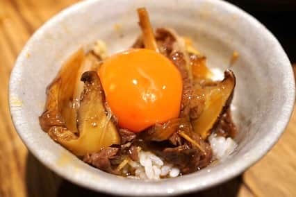 "TERIYAKI" テリヤキ編集部さんのインスタグラム写真 - ("TERIYAKI" テリヤキ編集部Instagram)「🏠店舗名:北新地 やまがた屋 🗾場所:北区,大阪⠀ 🍽値段:¥15,000〜⠀ 📣テリヤキストのコメント: ⠀  食通を虜にする焼肉店⠀ ________________________________⠀  テリヤキ編集部公式アカウントでは、本当に美味しいお店をご紹介しております。アプリの方もチェックお願い致します！😊 ・ 『 #テリヤキ掲載店』をつけて投稿いただいた中から素敵なお写真をご紹介いたします！ぜひ投稿してみてくださいね！⠀ ________________________________⠀ #テリヤキ掲載店#北新地#北新地グルメ#卵#卵かけご飯#焼肉#やまがた屋#大阪#大阪グルメ#写真好きな人と繋がりたい #グルメ好きな人と繋がりたい #美味しいもの好きな人と繋がりたい #いいね返し#ファインダー越しの世界 #美味しいお店#food#foodstagram #foodporn #delicious#グルメ部 #グルメ好きな人と繋がりたい #たべすたぐらむ #グルメ巡り」8月13日 16時38分 - teriyaki_jp
