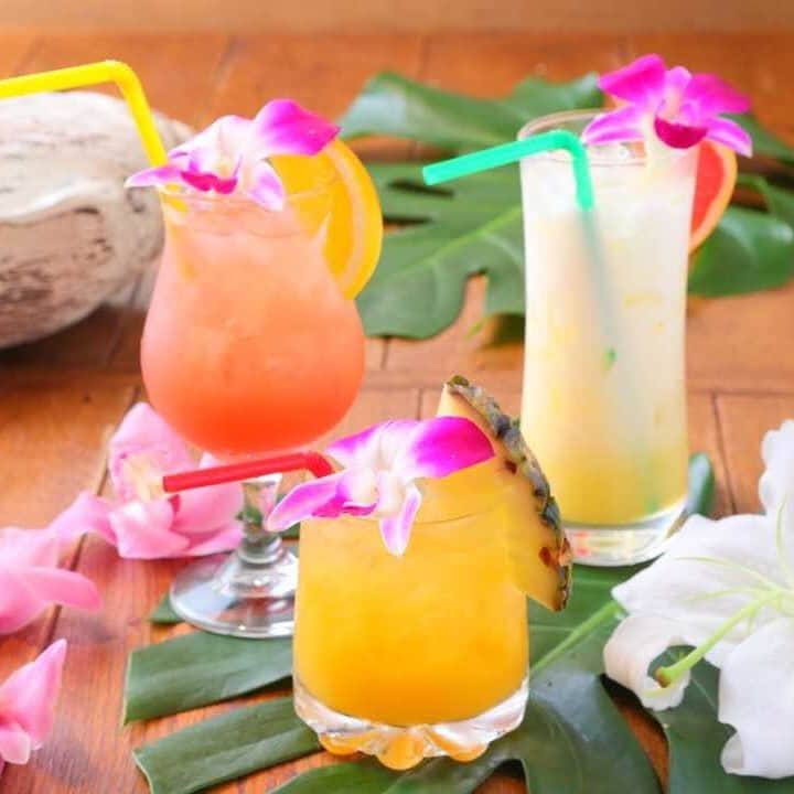 アロハテーブルさんのインスタグラム写真 - (アロハテーブルInstagram)「.﻿ 🌺ノンアルコール・アロハカクテル🍹﻿ ﻿ ALOHA TABLEでは、お酒がちょっと苦手な方にもお楽しみいただける、ノンアルコール・アロハカクテルをご用意しております🌈﻿ ﻿ 南国のフルーツを使ったトロピカルな味わいでひんやり美味しい🏖﻿ 見た目も可愛くフォトジェニック🍹﻿ ﻿ #alohatable﻿ #アロハテーブル﻿ #ハワイアンカクテル﻿ #南国フルーツ」8月13日 17時09分 - alohatable_jp