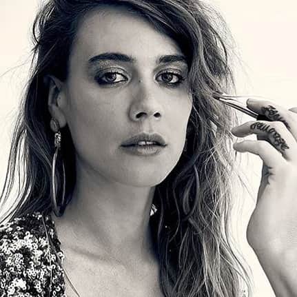のインスタグラム：「Beautiful @martinatroni wears #iossellianiearrings ⭐️ Photo @alessandro_burzigotti  Creative Direction and Style @concetta_dangelo_  @thegoodlifeitalia  #iosselliani @the_attico Set design @c.bonomelli special thx @bocciamilano @martina_grecuccio @gianlucatroncatti  #iossellianicelebrities」