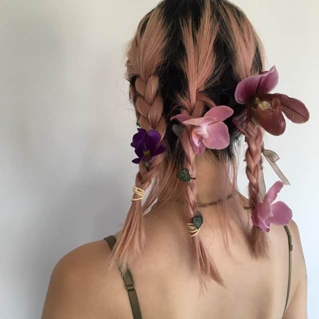 Soup.さんのインスタグラム写真 - (Soup.Instagram)「今回の【Soup.+instagramers】では、rinaさんがランジェリーブランド「GEMINItale」撮影の裏舞台のお話を披露。気になった人は、ぜひプロフのリンクからチェックしてみて。 #GEMINItale #ファッション撮影 #カメラ好きな人と繋がりたい #ランジェリー #lingerie #flowerarrangement」8月13日 17時37分 - soupmagazine