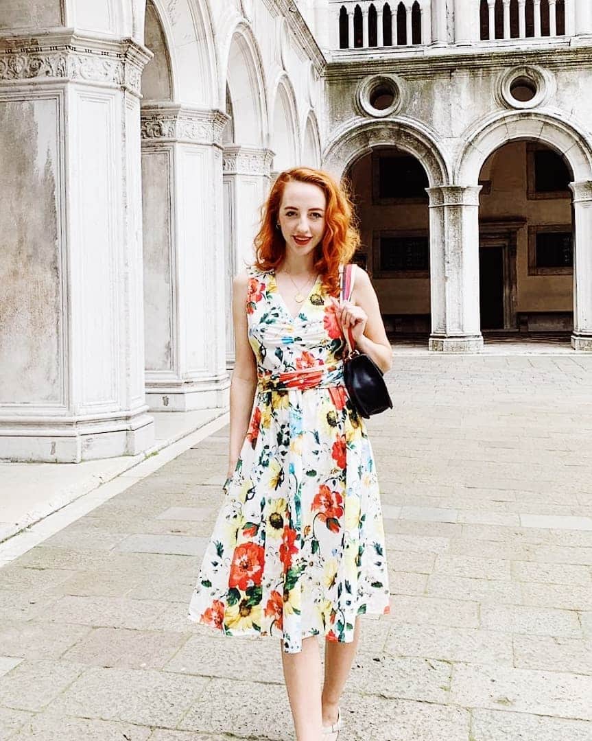 ベッキー・クルーエルさんのインスタグラム写真 - (ベッキー・クルーエルInstagram)「a snap from my 24th birthday in venice full of love 🌸 ⁣ ⁣ just come back from the busiest weekend! I had a lovely time at summer in the city and I was at a friend's wedding on Sunday by the seaside. it was so much fun, and on Monday we took in the local sights of Whitstable.⁣ ⁣ hoping to foster some good conversation on Twitter this morning! I'll share on my stories. also happy to post a new video today so make sure you're caught up!」8月13日 18時00分 - beckiicruel