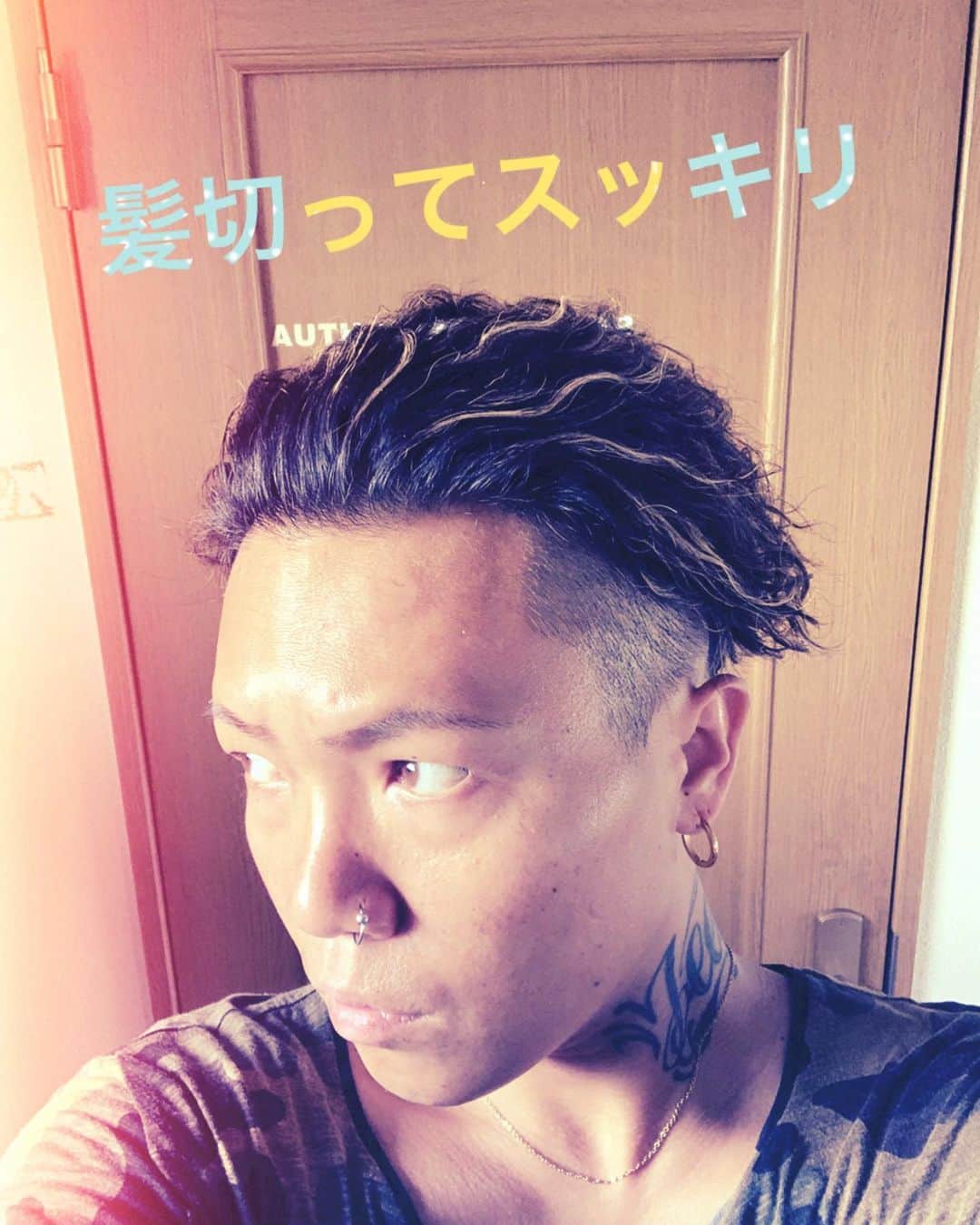 TEEDAさんのインスタグラム写真 - (TEEDAInstagram)「Chopped my hair off! もう結べない長さになったわん。  #backon #teeda #kenji03 #rock #hiphop #jhiphop #rockband #jrockband #rap #jrap #bringthenoise #tokyo #adachi #tattoo #punk #mixture  #lyricist #trackmaker #composer #songwriter #tstar #avex #avexmanagement #anime #anison #animethemesong #tokyojapan #haircut」8月13日 18時00分 - teeda_bo