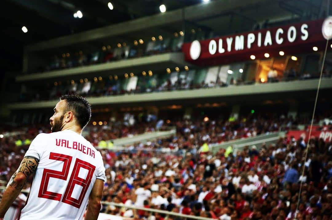 マテュー・ヴァルブエナさんのインスタグラム写真 - (マテュー・ヴァルブエナInstagram)「We need you tonight Karaiskakis 🔥 @championsleague #Olympiacos 🔴⚪️ 🇫🇷20:30 | 🇬🇷 21:30」8月13日 18時03分 - mv28_officiel