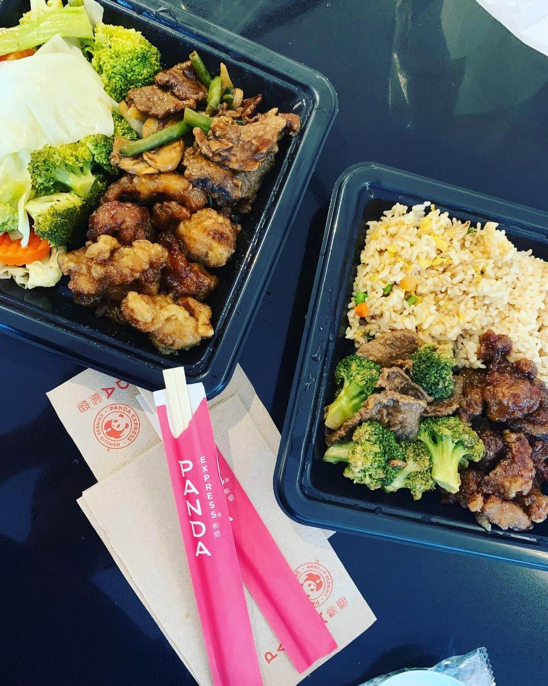 KENJI03さんのインスタグラム写真 - (KENJI03Instagram)「自宅で #pandaexpress  が食べれる奇跡。  在家裡可以吃到panda express 超幸福^_^  #chinafood #中華 #熊貓 #ラゾーナ川崎」8月13日 18時07分 - hiyunk_backon