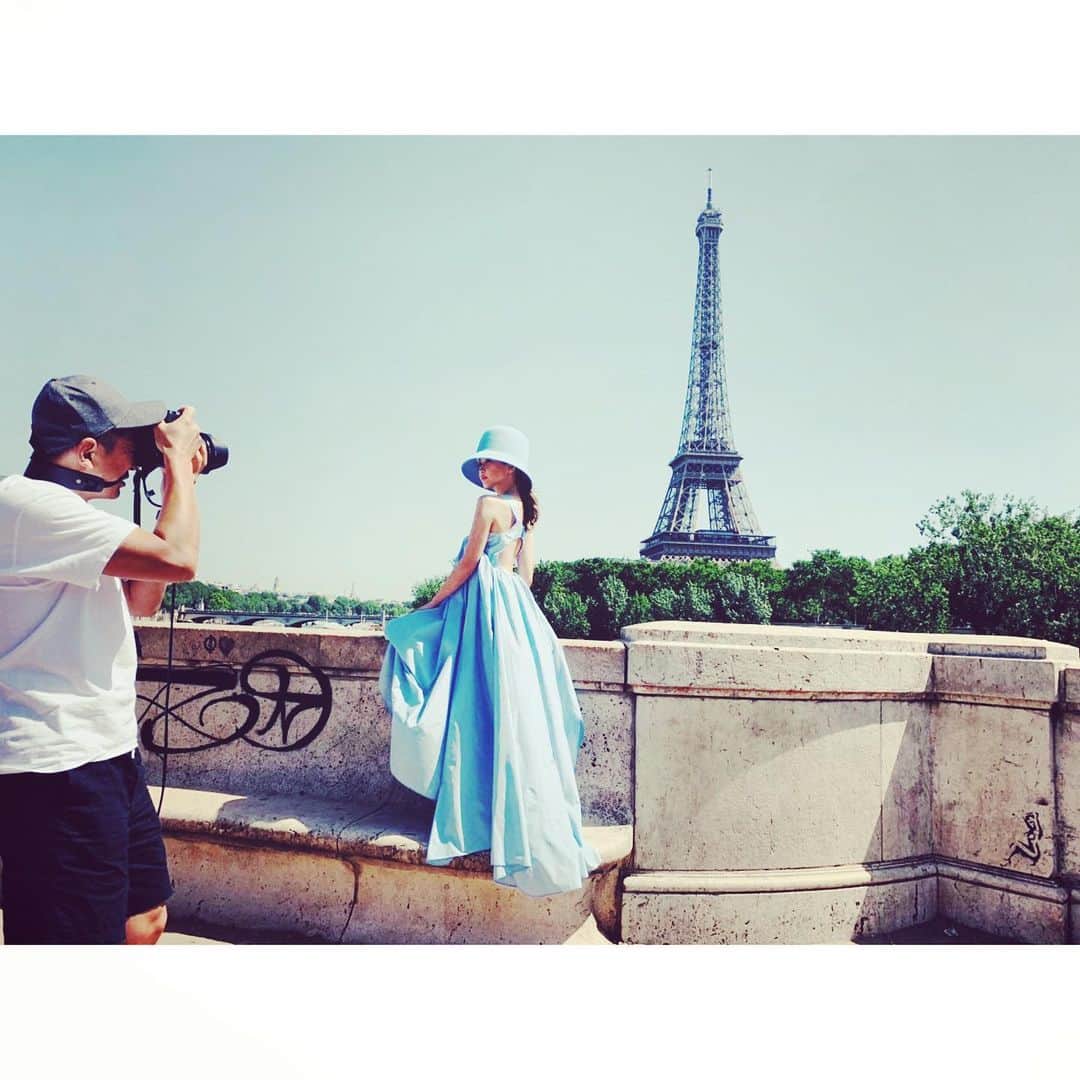 紗栄子さんのインスタグラム写真 - (紗栄子Instagram)「ただ今発売中のsweet9月号の連載は大好きなパリ、エッフェル塔をテーマに🇫🇷✨ ニナリッチのドレスを着て💘 dress&hat @ninaricci  #sweet9月号」8月13日 18時18分 - saekoofficial