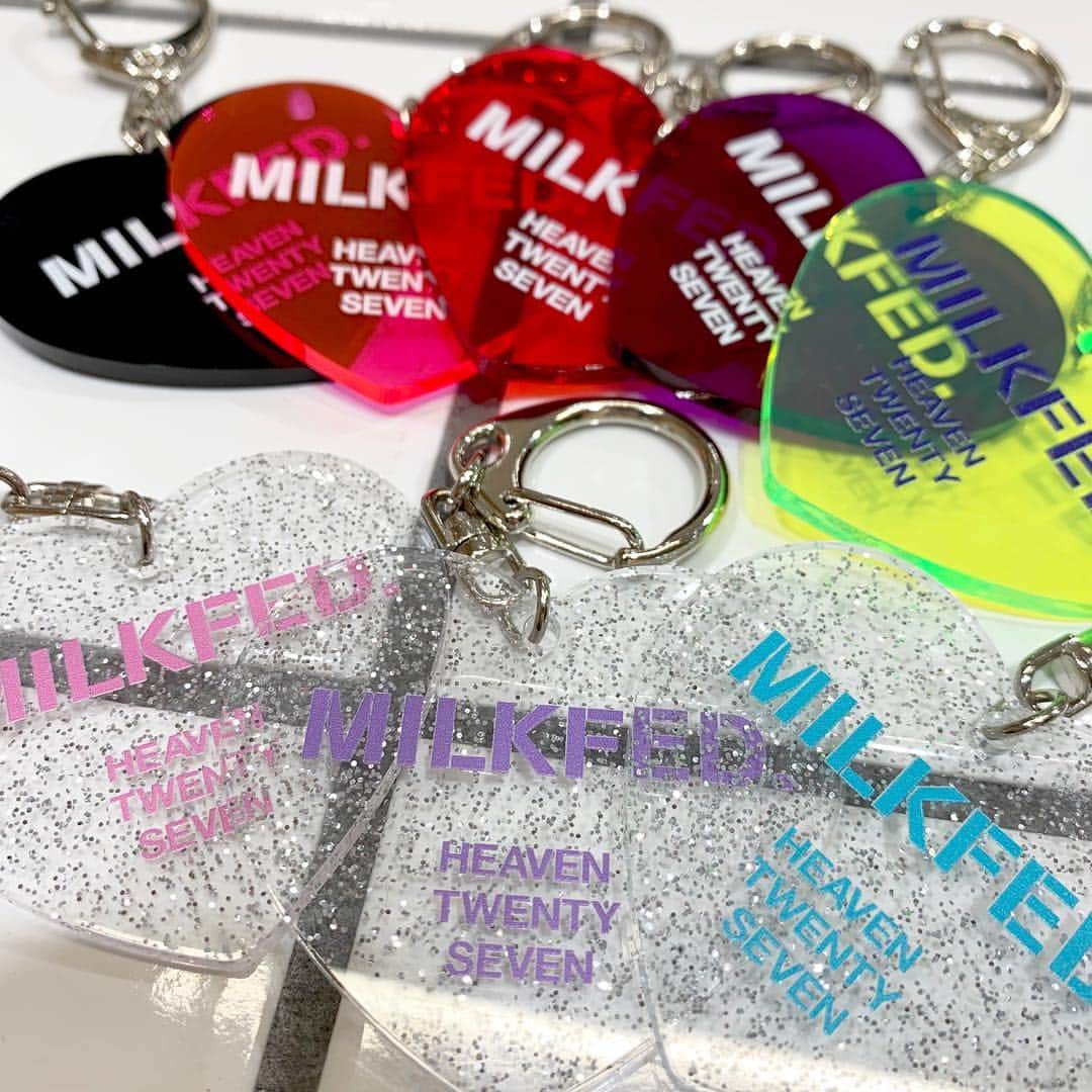 MILKFED.さんのインスタグラム写真 - (MILKFED.Instagram)「<<RECOMMENDED>>﻿ →→スワイプ→→ ﻿ ﻿ キラキラからポップなカラーまで﻿ 取り揃えたかわいいキーホルダーが入荷♡﻿ ﻿ HEART KEYCHAIN　￥700+TAX﻿ ﻿ ﻿ #milkfed #milkfedjp﻿ #ミルクフェド #keychain﻿ #casualstyle ﻿ #ガーリーストリート」8月13日 18時30分 - milkfedjp