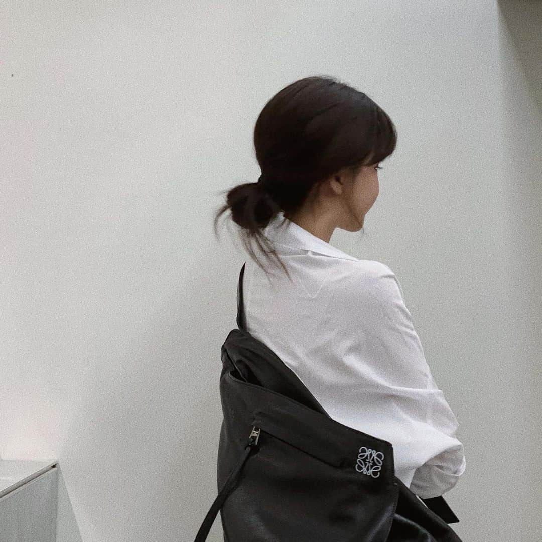 ユン・アラさんのインスタグラム写真 - (ユン・アラInstagram)「남친가방 훔치고 싶닷,,,!!!😬」8月13日 18時32分 - yoonara_mood