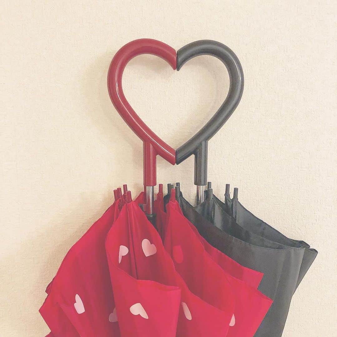 橋本香澄さんのインスタグラム写真 - (橋本香澄Instagram)「. 台風と熱中症に 気をつけようね🚑🏥⛱ . #summer #rainyseason #typhoon #trip #tripgirl #traveler #japan #pair #umbrella #heart #instalove」8月13日 18時43分 - _jasmine_tete_