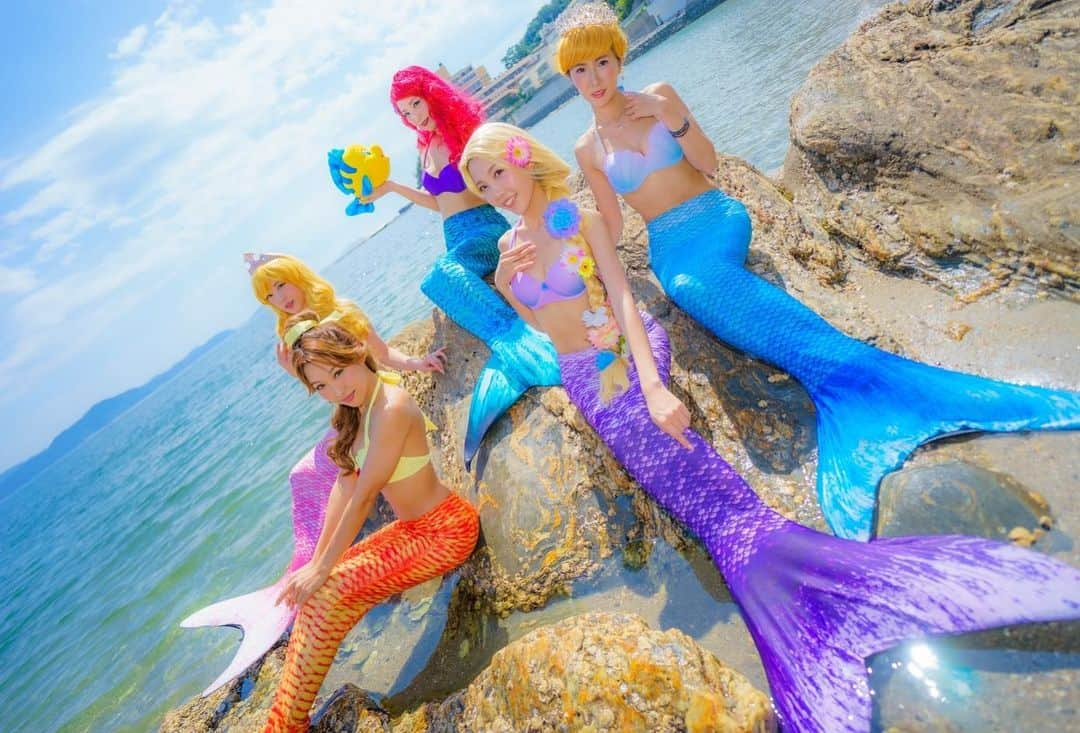 鳳ゆまさんのインスタグラム写真 - (鳳ゆまInstagram)「. #mermaid 🧜‍♀️👑 #disneyprincess . . #人魚 #ディズニープリンセス #ディズニー  #アリエル #シンデレラ #オーロラ姫 #ベル #コスプレ」8月13日 18時42分 - yumangerion06