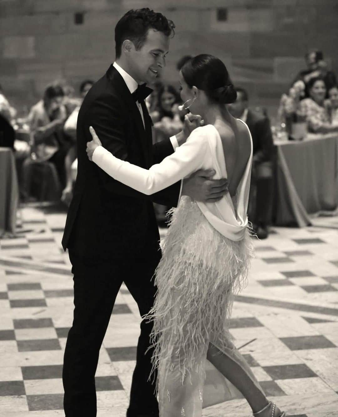 Steven Khalilさんのインスタグラム写真 - (Steven KhalilInstagram)「A second dress can make just as big a statement as the first. #StevenKhalilBride Stephanie danced the night away in a custom feathered skirt and bodysuit. #StevenKhalil Photo @imagehausweddings」8月13日 19時01分 - steven_khalil