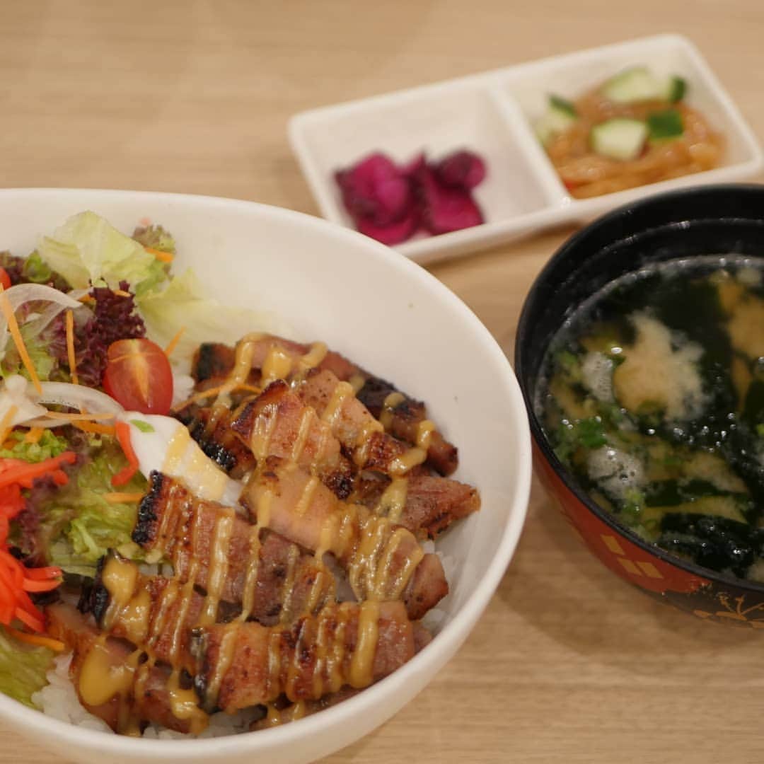 Japan Food Townさんのインスタグラム写真 - (Japan Food TownInstagram)「Weekday Lunch Promotion - Exclusive for Isetan Privilege Members - 9th Aug to 22nd Aug 2019  Great news from Japan Food Town.  Weekday Lunch Promotion is available limited period until 22nd of August 2019.  You can enjoy discount, special price, promotion item during Weekday Lunch Promotion. * This promotion is available ONLY for Isetan Privilege Members.  Isetan Privilege Apps is available for iOS and Android as below. Let's download and enjoy Weekday Lunch Promotion at Japan Food Town.  iOS : https://apps.apple.com/sg/app/isetan-privilege/id1116025361  Android : https://play.google.com/store/apps/details?id=sg.com.isetan.android  ウィークデーランチプロモーション - 伊勢丹プリビレッジメンバー限定 - 2019年8月9日〜8月22日までの開催  Japan Food Townより素敵なニュースです。 「ウイークデーランチプロモーション」が期間限定で2019年8月22日までご利用頂けます。  各店でご用意したディスカウント、プロモーション価格やアイテム等をこの機会に是非お楽しみ下さい！ ＊こちらのプロモーションは伊勢丹プリビレッジメンバー限定のプロモーションです。  伊勢丹のプリビレッジ・アプリはiOS、アンドロイドどちらでもダウンロード出来ます。 （以下のURLを参照下さい）  さあ、早速伊勢丹プリビレッジアプリをダウンロードしてJapan Food Townの「ウィークデーランチプロモーション」を楽しみましょう！  #app #newapp #japanfoodtown #japanesfood #eatoutsg #sgeat #foodloversg #sgfoodporn #sgfoodsteps #instafoodsg #japanesefoodsg #foodsg #orchard #sgfood #coupon #foodstagram #singapore #wismaatria #reward #redemption」8月13日 18時55分 - japanfoodtown