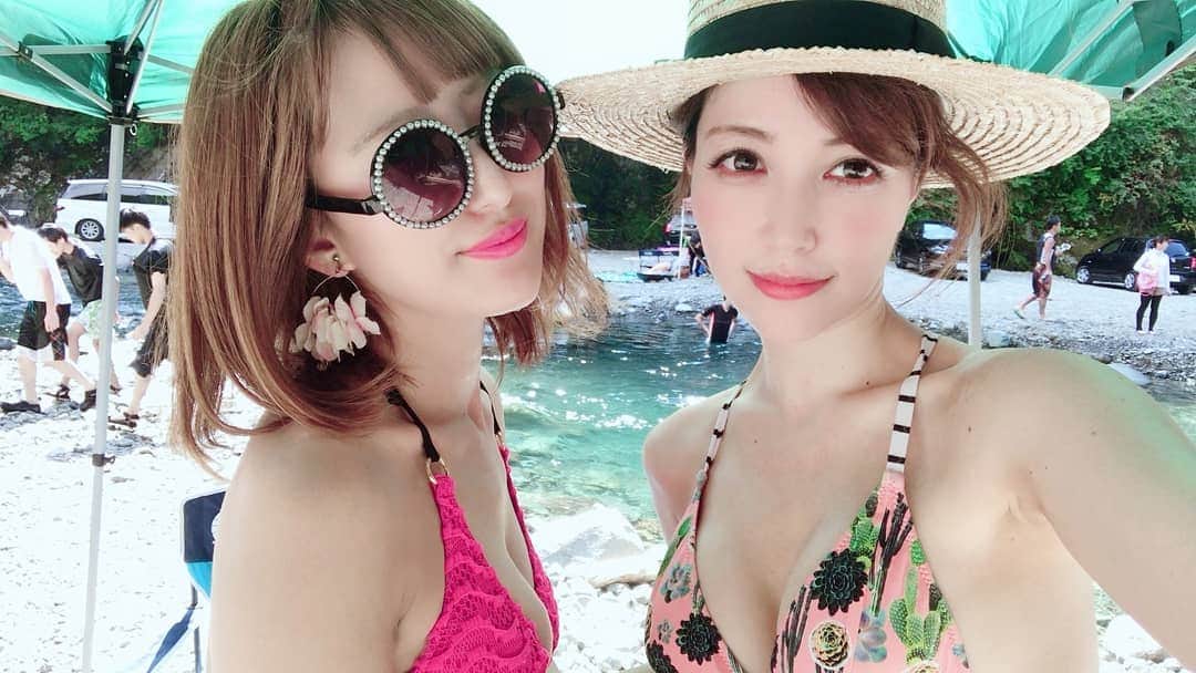 梁愛美のインスタグラム：「毎年恒例川でBBQ︎…😋🍖💕︎ ❥︎ ❥︎ 都会から離れ、最寄り駅もない電波もない(圏外)山奥で大自然を満喫💕 ❥︎ ❥︎ #bbq #barbecue #camp #camping #glamping #outdoors #river #nature #naturelover #relaxing #genic_japan #genic_photo #instagramjapan #bikini #like4like #japanesegirl  #platinumproduction #aimiryou #プラチナムプロダクション #梁愛美 #大矢真夕 #稲垣慶子 #水着 #谷間 #팔로우 #셀스타그램 #얼스타그램 #셀카 #셀피 #데일리록」