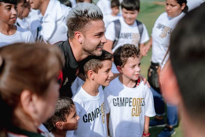 Major League Soccerさんのインスタグラム写真 - (Major League SoccerInstagram)「We're giving back to this year's @CampeonesCup host city! Ahead of the match, we partnered with @ligabbvamx, @atlutd and @clubamerica to refurbish a soccer space at Sequoya Middle School to benefit @thelaa youth mentorship and after school program. #SoccerForAll」8月14日 0時27分 - mls