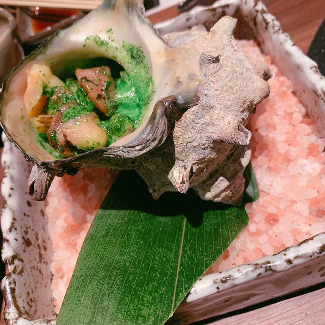 平野綾さんのインスタグラム写真 - (平野綾Instagram)「Starry✴︎Night大阪公演の後、中打ち！﻿ ずっと行きたかった北新地の #はらみ にやっと行けました💫﻿ ﻿ はらみ…ということでお肉屋さんなのですが、﻿ 私は未だにお肉がちょっとしか食べられないので、﻿ 特別にお魚料理を……❤️﻿ なんとスペシャルコースを作っていただきました！﻿ きゃあ〜😍💕﻿ ﻿ 思いっきり仕事した後は、﻿ 美味しいご飯を食べる‼️﻿ ﻿ はい‼️幸せ‼️✨✨✨﻿ ﻿ ﻿ ﻿ #ayahirano1stmusicalconcert2019starrynight #starrynight﻿ #北新地はらみ  #ayahirano #平野綾」8月14日 0時28分 - a_ya.hirano